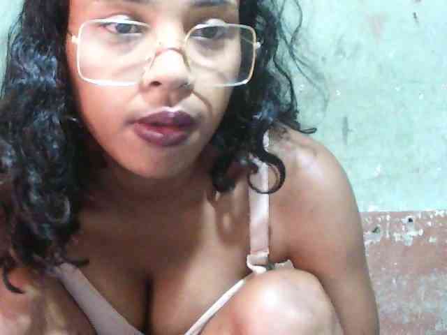 TriciaBella webcam