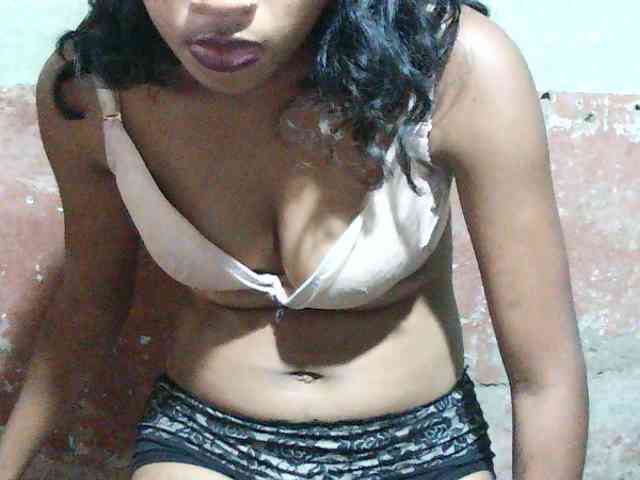 TriciaBella webcam