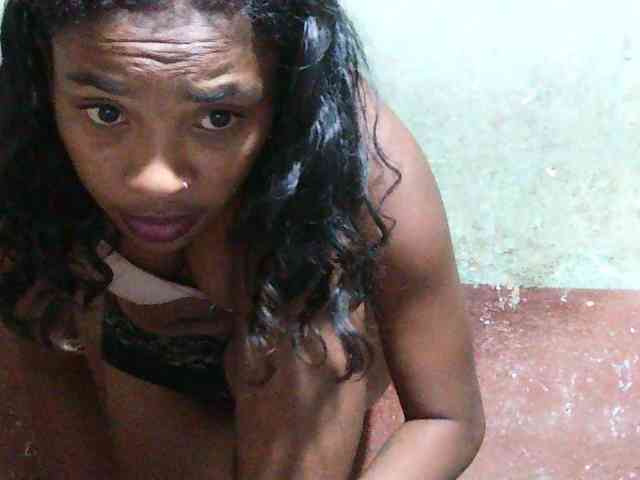 TriciaBella webcam