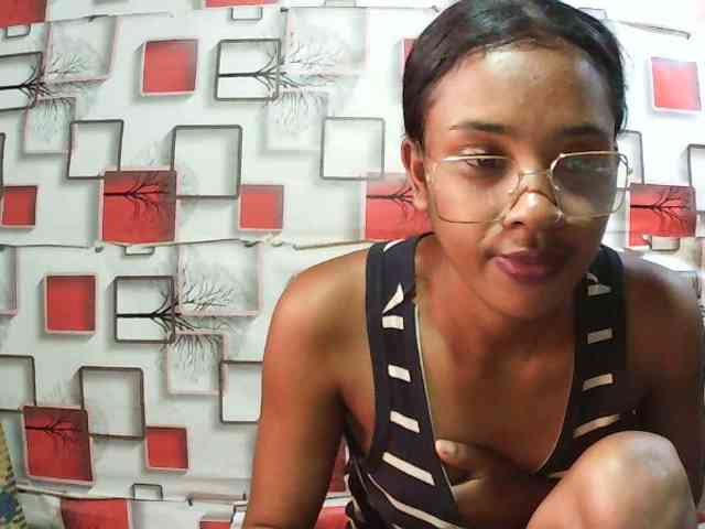 TriciaBella webcam