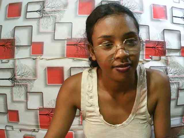 TriciaBella webcam