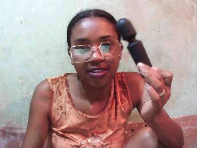 TriciaBella webcam