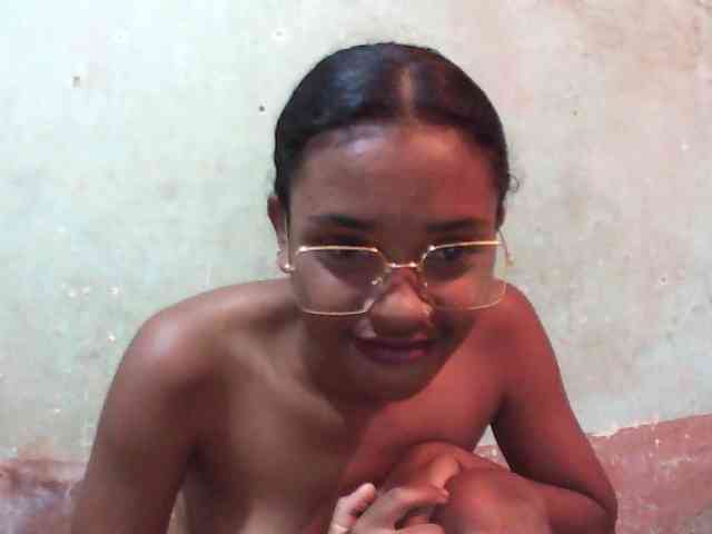TriciaBella webcam