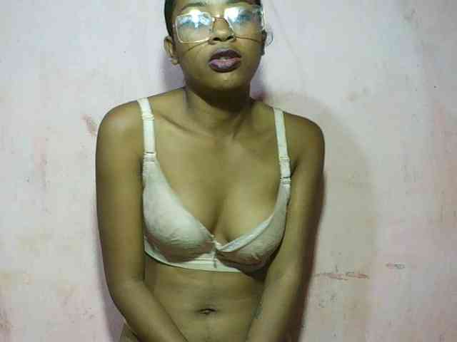 TriciaBella webcam