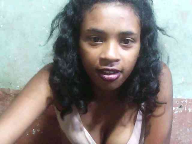 TriciaBella webcam
