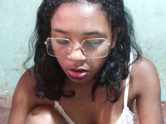 TriciaBella webcam
