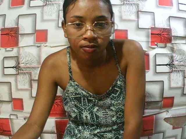 TriciaBella webcam