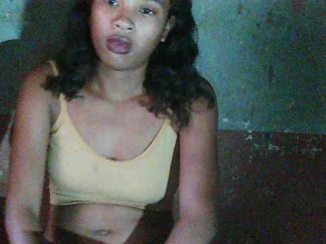 TriciaBella webcam