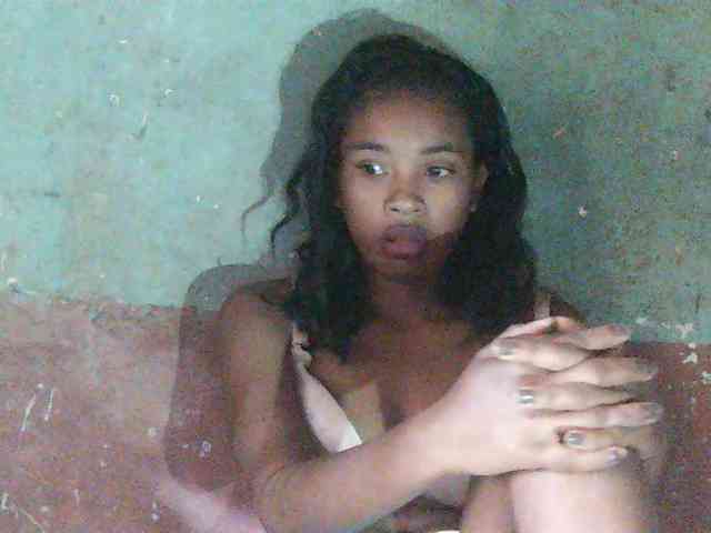 TriciaBella webcam