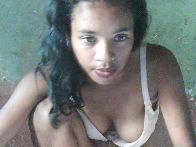 TriciaBella webcam