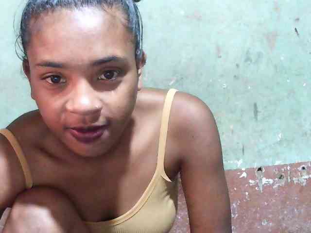 TriciaBella webcam