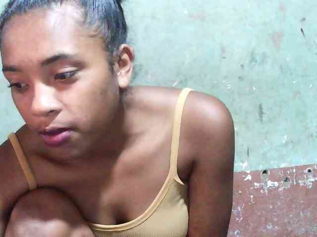 TriciaBella webcam