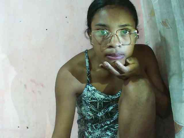 TriciaBella webcam