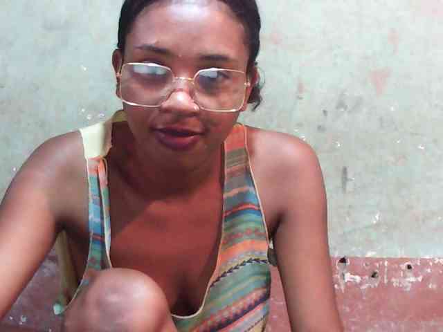 TriciaBella webcam