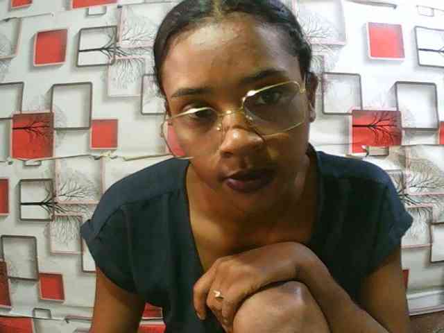 TriciaBella webcam