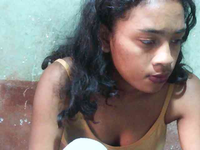 TriciaBella webcam