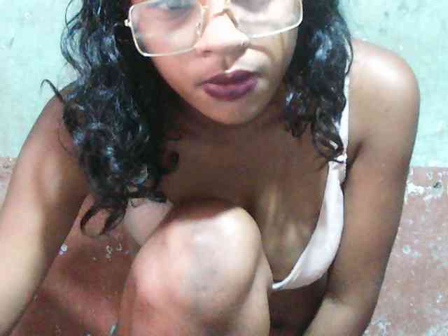 TriciaBella webcam