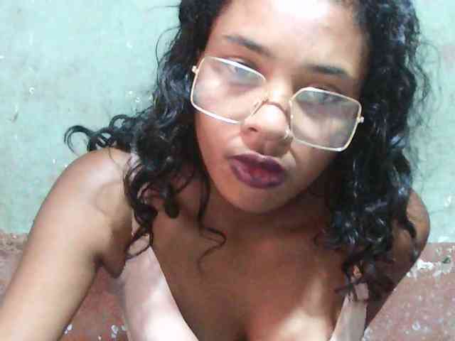 TriciaBella webcam