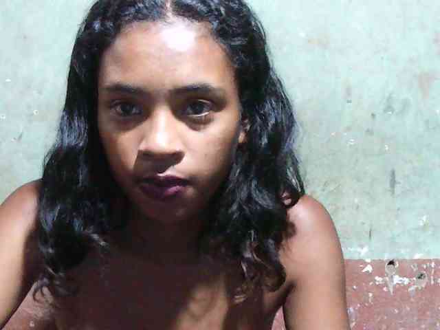 TriciaBella webcam
