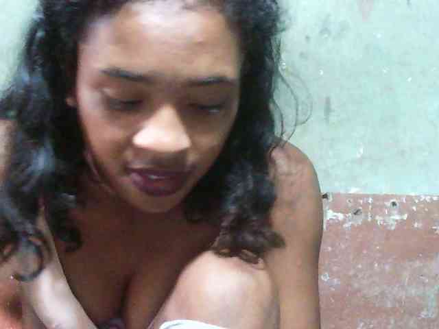 TriciaBella webcam