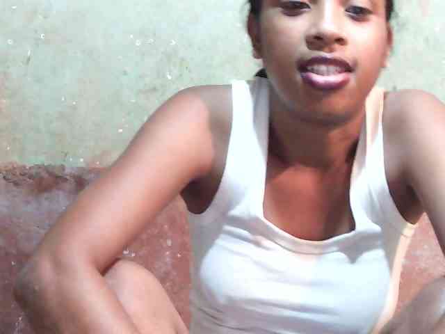 TriciaBella webcam
