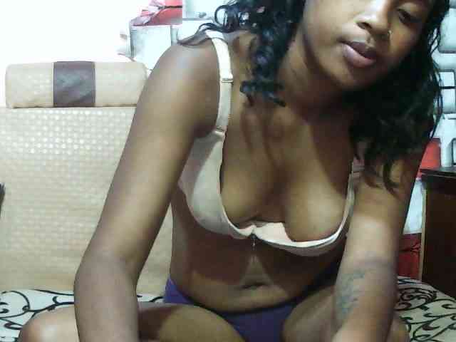 TriciaBella webcam