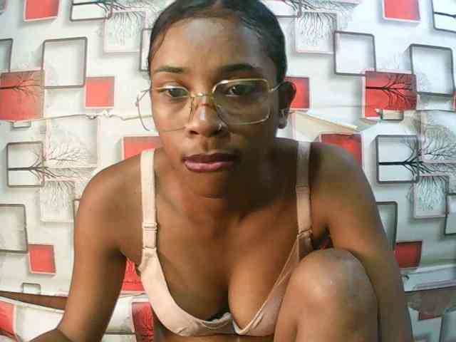 TriciaBella webcam