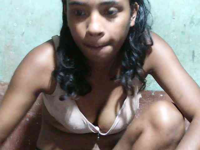 TriciaBella webcam