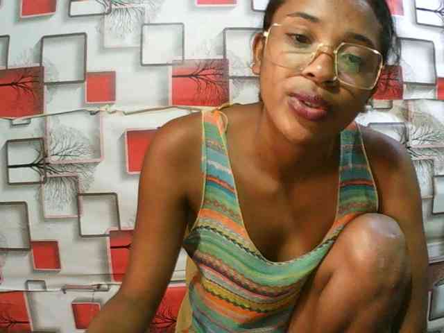 TriciaBella webcam
