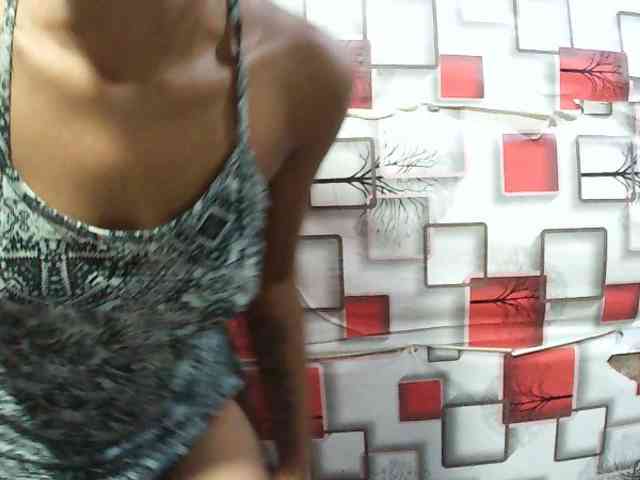 TriciaBella webcam