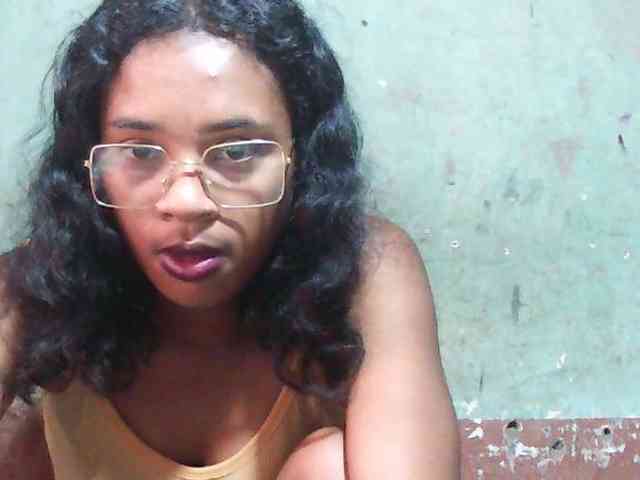 TriciaBella webcam