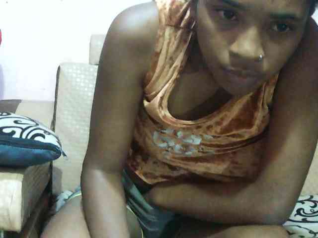 TriciaBella webcam