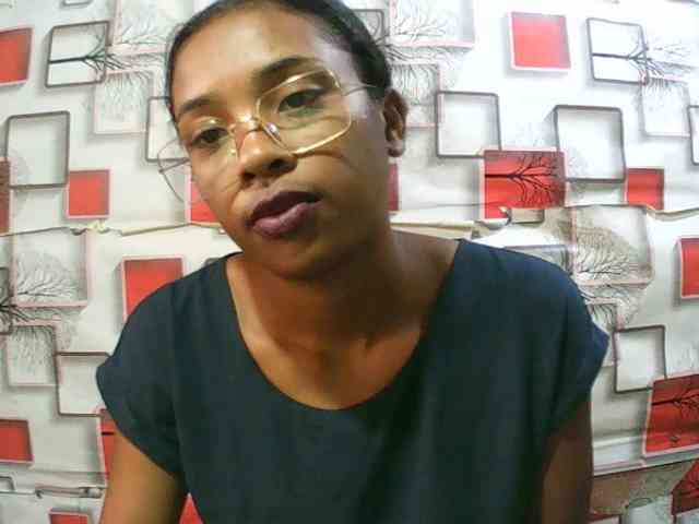 TriciaBella webcam