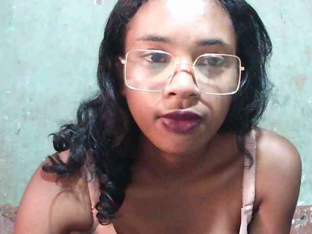 TriciaBella webcam