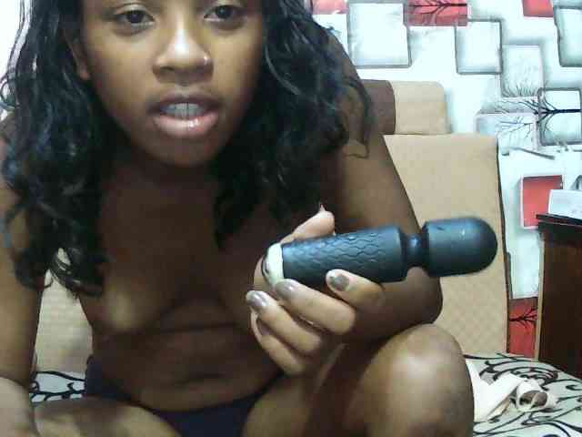 TriciaBella webcam