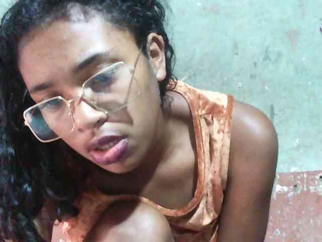 TriciaBella webcam