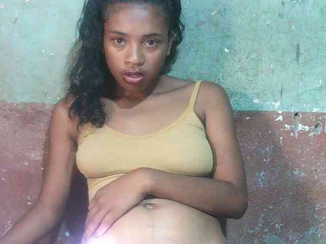 TriciaBella webcam