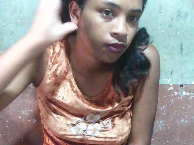 TriciaBella webcam