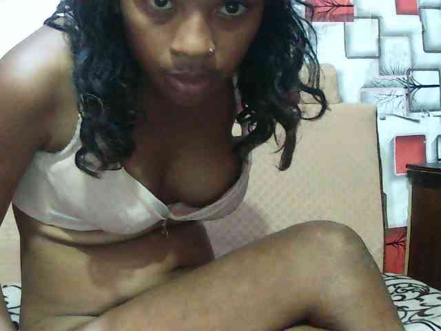 TriciaBella webcam