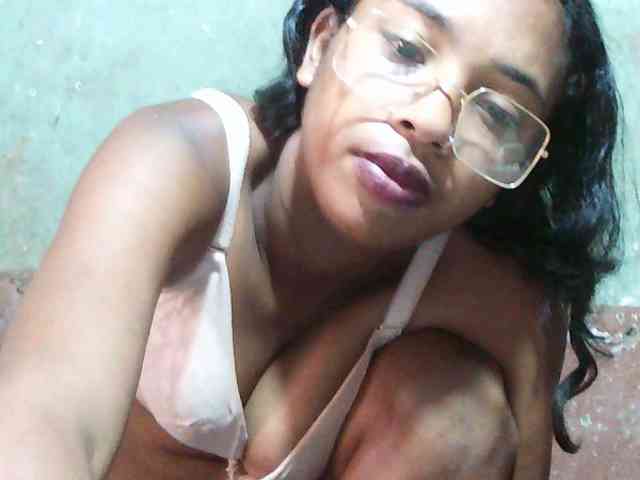 TriciaBella webcam