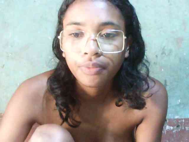 TriciaBella webcam