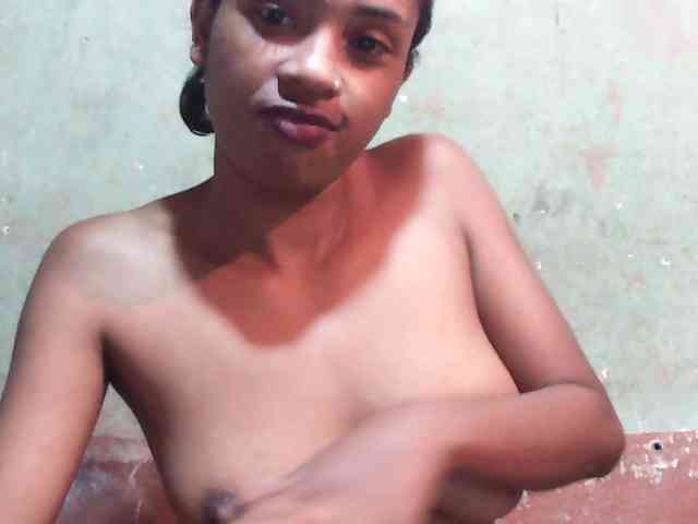 TriciaBella webcam