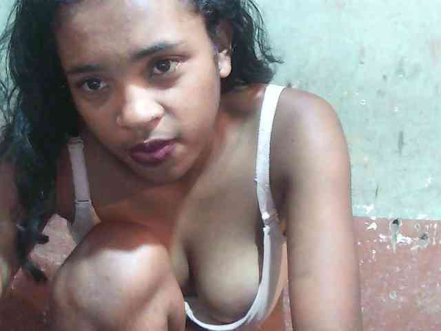 TriciaBella webcam
