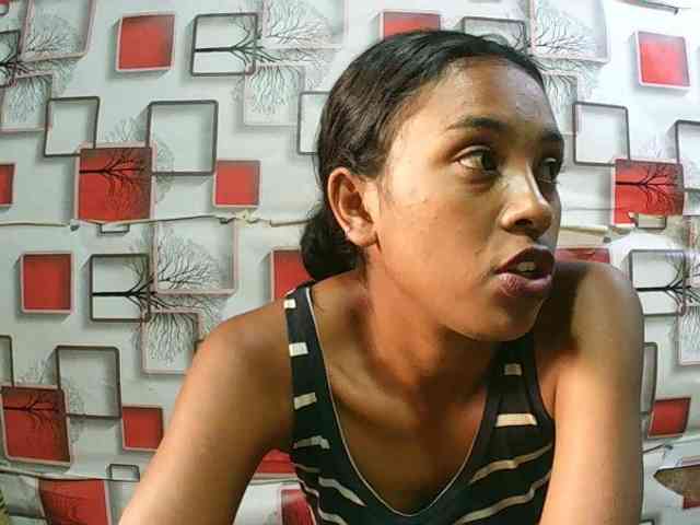 TriciaBella webcam