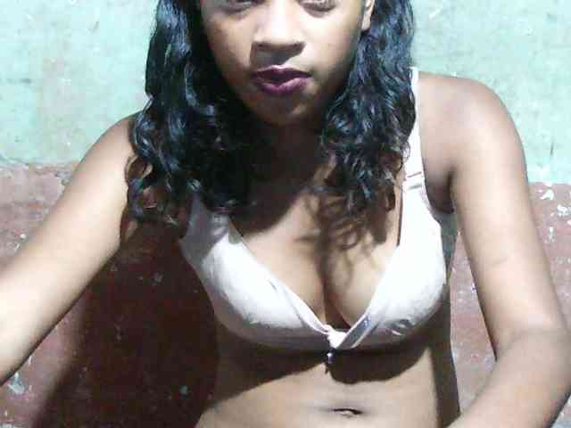 TriciaBella webcam