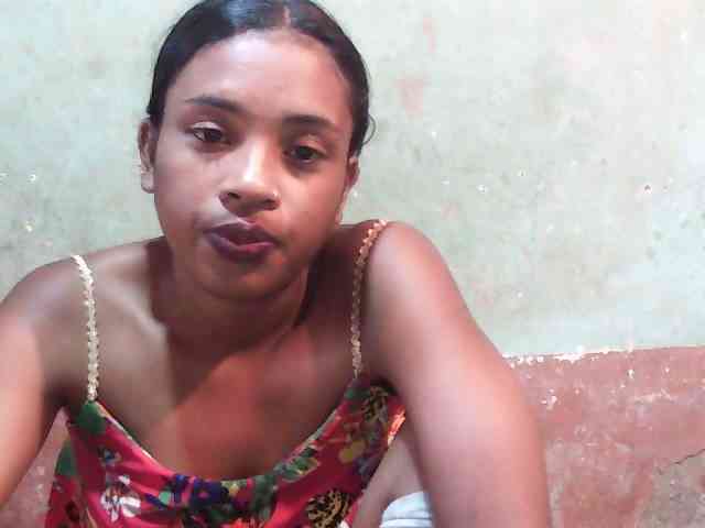 TriciaBella webcam