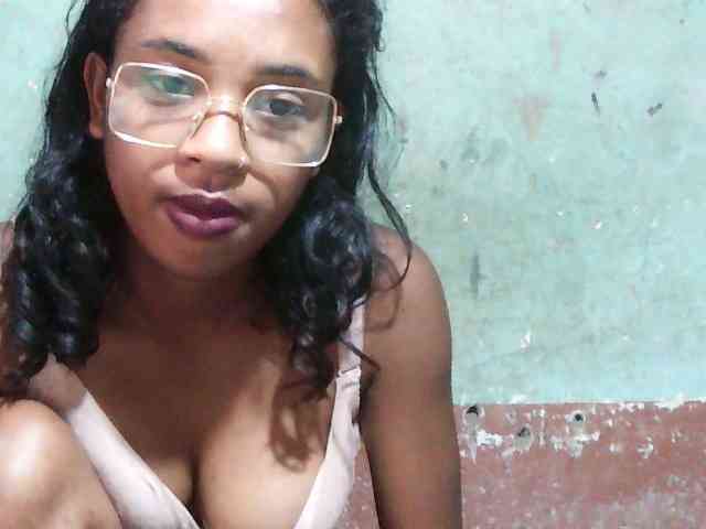 TriciaBella webcam