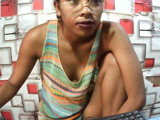 TriciaBella webcam
