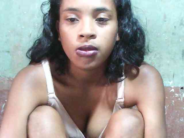 TriciaBella webcam