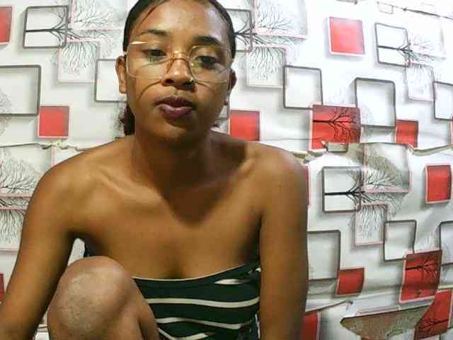 TriciaBella webcam